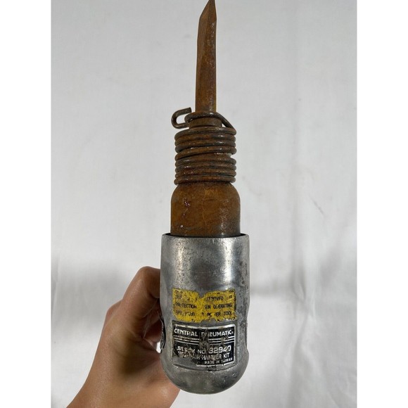 Central Pneumatic #32940 Air Impact Hammer Chisel - Picture 8 of 9